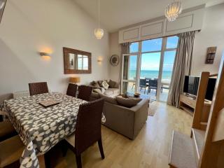 Family Coastal Retreat - Ocean Views - Private Balcony - Westward Ho! - 4