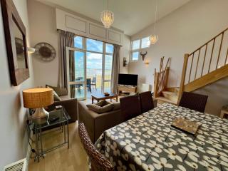 Family Coastal Retreat - Ocean Views - Private Balcony - Westward Ho! - 6