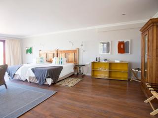 The Tuscany Guesthouse - 8