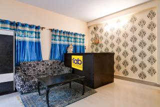 FabHotel Samanta - 8