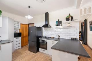 Quiet Street by the beach - 6