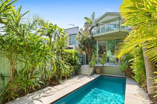 Sunlit Glasshouse Oasis with Private Pool - 9