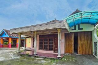 OYO Life 93662 Kost Pak Budi - 9