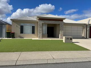 Wellard Executive Family Home - 0