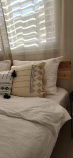 Modern Family Apartment by IsrApart - 4