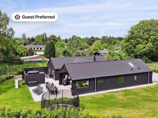 5 star holiday home in Dronningmølle - 9