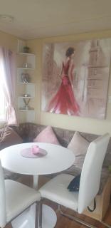 Cosy 4 Berth Caravan At Camber Sands Holiday Park In East Sussex Ref 64123M - 9