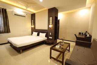 Hotel Varun - Guna - 8