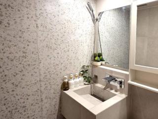 신규!홍대입구역5분,무료주차,Elevator,인천공항직행50분, 강남역30분,홍대거리 - 2