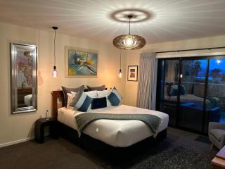 Incredible mountain & sea views - 5