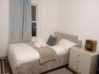 Little Venice Three Bedroom Apartment by PrimeCityHosts - 9