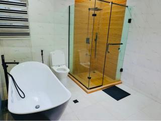 A cozy 4 bedroom duplex with all amenities - 7