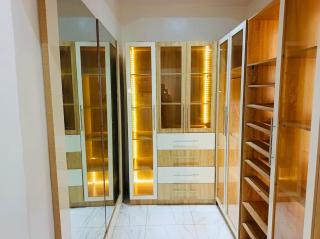 A cozy 4 bedroom duplex with all amenities - 5