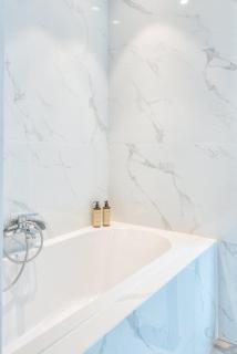 Luxurious penthouse with stunning view - 4