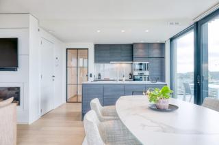 Luxurious penthouse with stunning view - 9