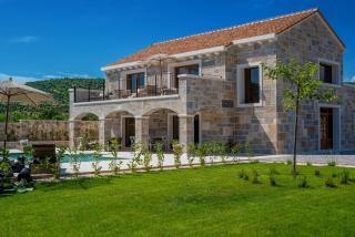 Glass Gym, Tennis, Spa & Pool James Bond Mansion - 3