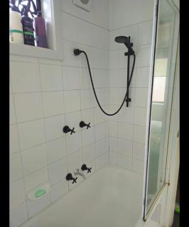 Quiet, Peaceful Northcote Unit - 2