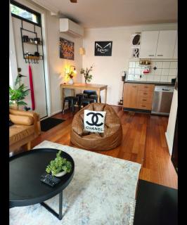 Quiet, Peaceful Northcote Unit - 8