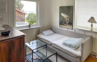 Stunning Home In Vingåker With Lake View - 9