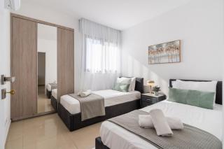 Averna - Breezy 2-BR Apt & Balcony in Larnaca - 5