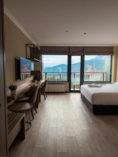 Mountain Sky Hotel - 8