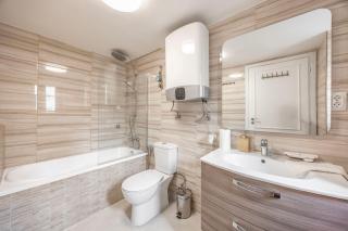 Exclusive 2BDRM Central Apartment By Prestige Homes - 4