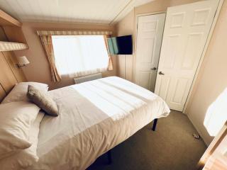 2 Bedroom Caravan FK2, Sandown, Isle of Wight - 7