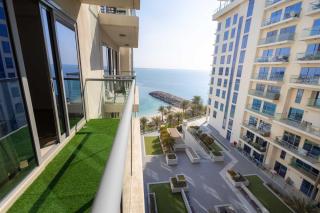 Cozy Island 1BR Escape with Private Beach and Pool - 0