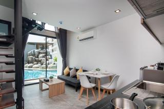 Duplex 1 BR Apt UTL B112 - Direct Pool Access - 7