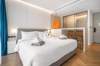 Kora A110 – Luxury Pool Access Beachfront Studio - 8