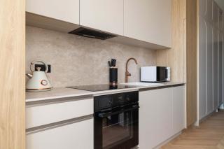 Comfortable Studio in Katowice with Gym Sauna & Cinema by Noclegi Renters - 1