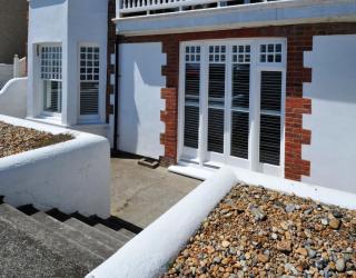 Spacious Seafront 3 Bed, 3 Bath Apartment Step Free Layout Free Parking - 9
