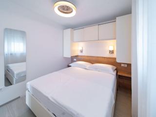 Apartments Arti Homes Rab Banjol - One Bedroom Apartment With Terrace Arti 1 - Rab - 0