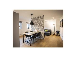 Q-Stall, Apartment 05 - 3