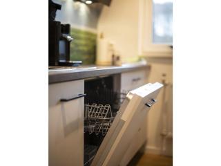 Q-Stall, Apartment 05 - 1