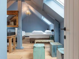 Spacious holiday home with sunny terrace - 4