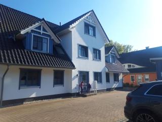 By the Sea 2 Modern Retreat - 9