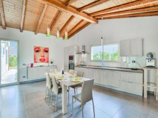 Spacious villa in Siracusa with private garden - 2