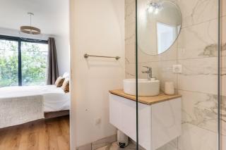 Villa récente avec Jacuzzi Privatif à Plancherine - 7