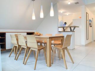 Captain's Home Modern retreat - 1