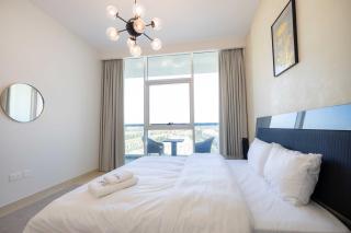 Chic & Bright 1BR Lagoon Suite in Gateway II - 8