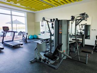 Chic & Bright 1BR Lagoon Suite in Gateway II - 6