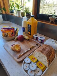 Queen Room with Balcony - Kookaburra Retreat Homestay - Pakenham - 3