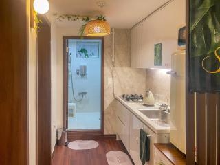 NEW Gangnam Stn 5min 50inch TV Netflix Washer Dryer YOUON STAY - 1