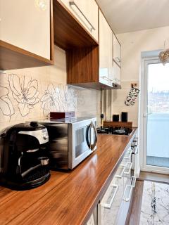 Inoria - Comfy Apartment with Private Parking - 3