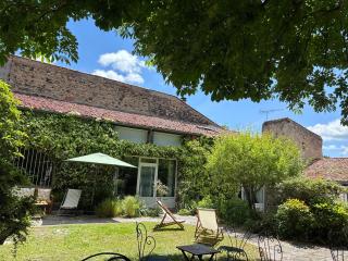 la Cour Carrée - Perrier - 6