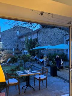 la Cour Carrée - Perrier - 5