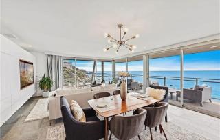 Luxury Three-Bedroom Oceanfront Residence With Panoramic Coastal Views - 3