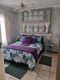 Tweni Strandloper Cottage - 7