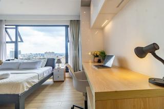 Sunset Views, Pool, Gym and Work Desk - 7